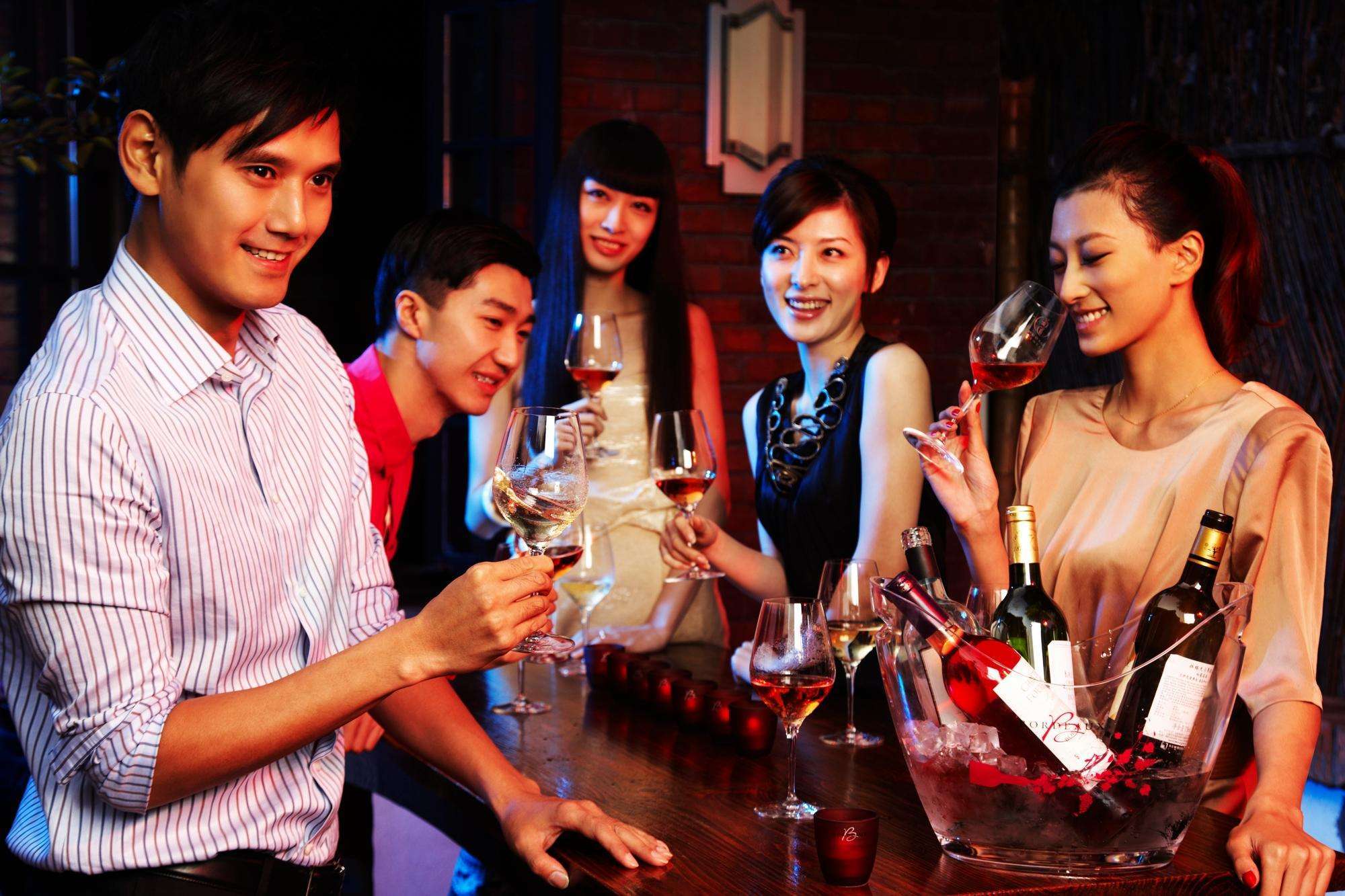 选择做红酒代理生意的有哪些好处?