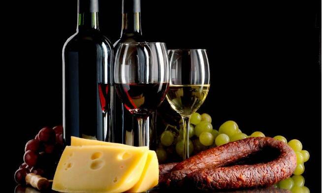 一家葡萄酒加盟店要怎么开起来？