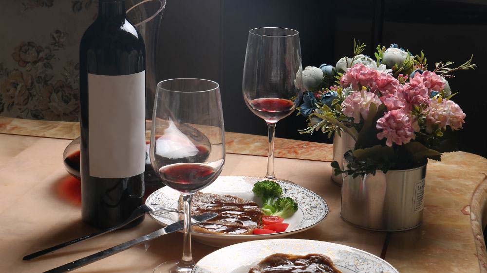 做红酒店代理能否赚钱?