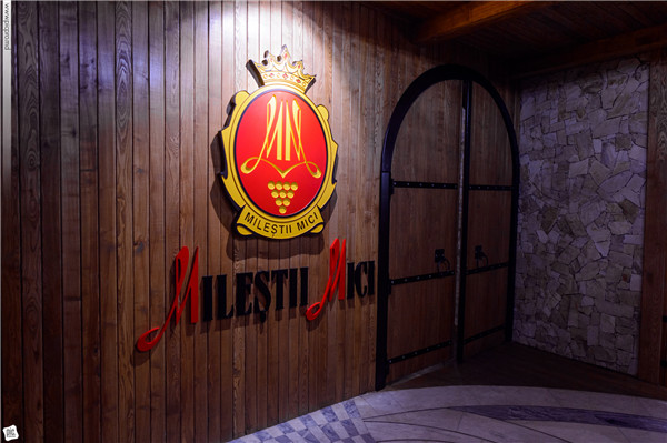 新手要怎么在鹤壁开红酒加盟店？