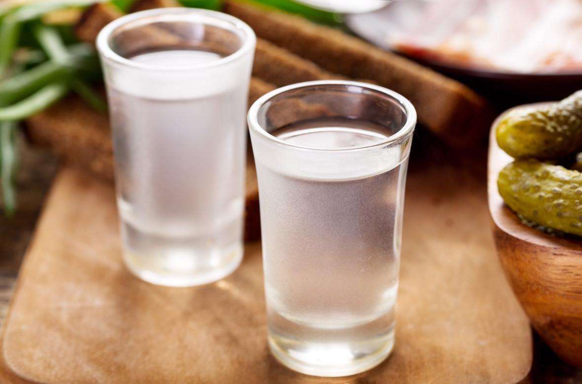 中低档白酒和啤酒混着喝有什么隐患呢?
