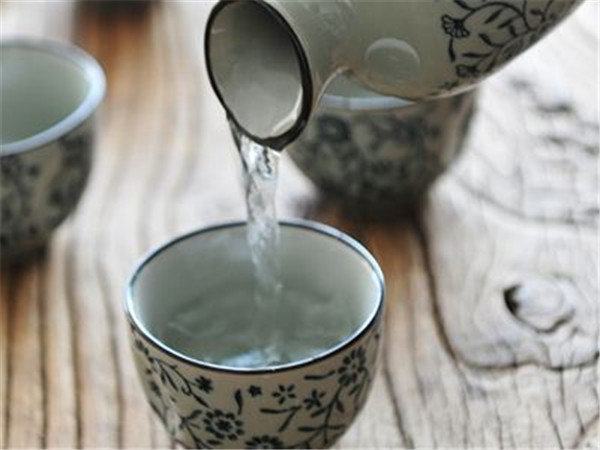 中低档中低档白酒中会掺杂食品添加剂吗?
