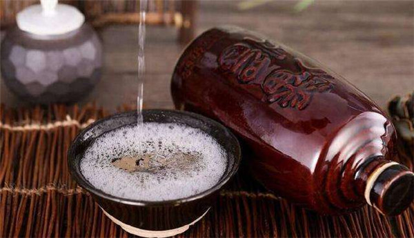 浓香型中低档白酒放20年还有香型吗?