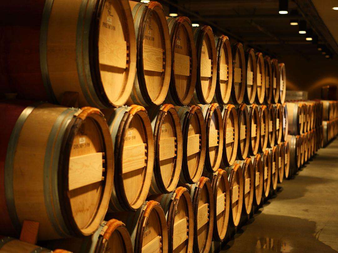 为什么很多红酒酒庄名字里都有Chateau？