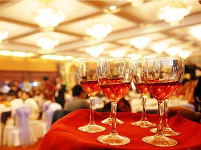 婚礼选择婚宴私人定制酒彰显浪漫!