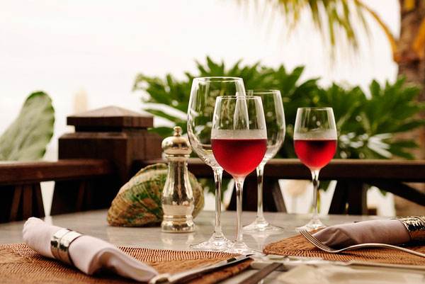 要怎么做进口红酒加盟生意才好呢?