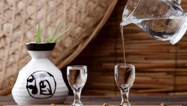 浓香型高端白酒定制的品鉴步骤是怎样的？